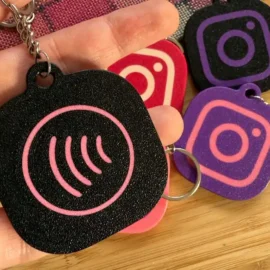 OEMCustom logo Instagram Factory Price Key Tags Eopxy Keychain Pvc Plastic Smart Rfid Nfc Access Control Cards Instagram Keyring